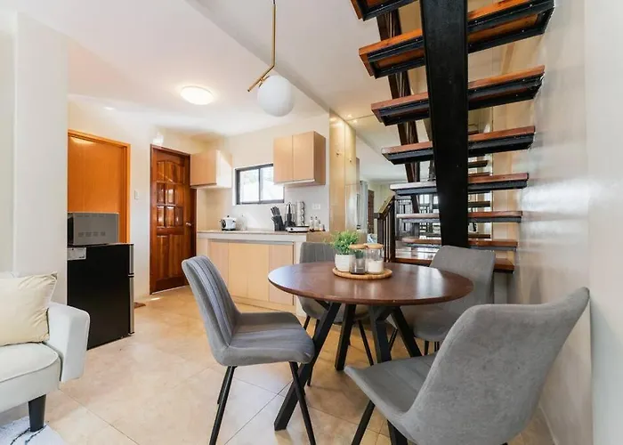 Holiday home Furnished 3br Townhouse Near It Park With Parking, Fast Wifi, Netflix And