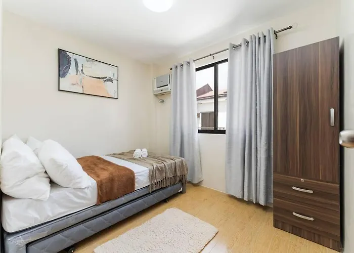 Furnished 3br Townhouse Near It Park With Parking, Fast Wifi, Netflix And Holiday home