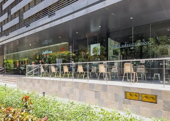 Furnished 3br Townhouse Near It Park With Parking, Fast Wifi, Netflix And Holiday home