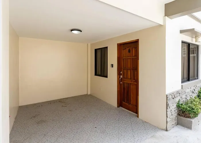Furnished 3br Townhouse Near It Park With Parking, Fast Wifi, Netflix And *