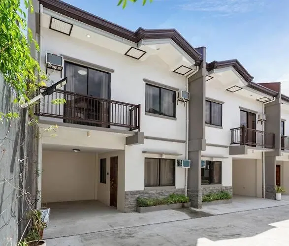 Holiday home Furnished 3br Townhouse Near It Park With Parking, Fast Wifi, Netflix And Cebu