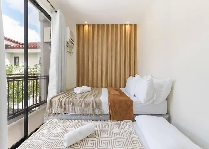 Furnished 3br Townhouse Near It Park With Parking, Fast Wifi, Netflix And *