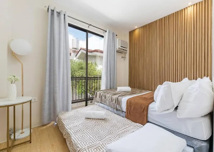 Furnished 3br Townhouse Near It Park With Parking, Fast Wifi, Netflix And Holiday home